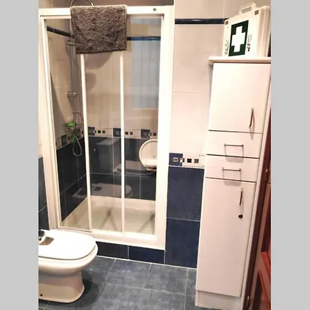 Aloha Centre With Parking Apartment