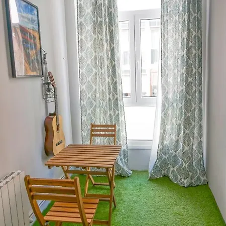 Aloha Centre With Parking Apartment