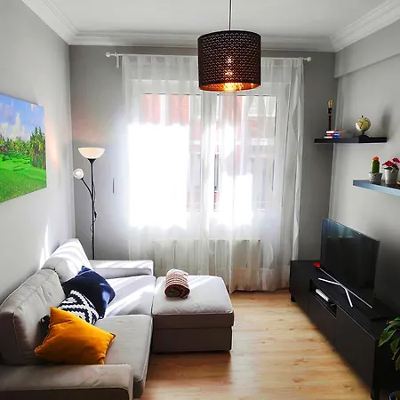 Aloha Centre With Parking *